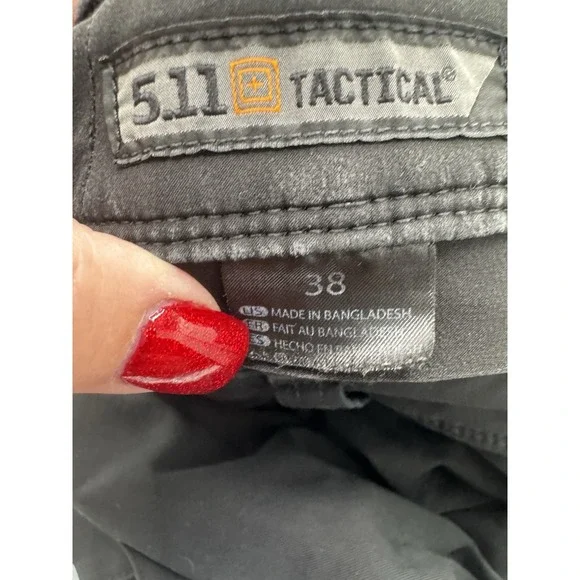 5.11 Tactical Series Cargo Shorts Mens 38 Black Nylon Utility Pockets EUC A12 - Picture 3 of 3